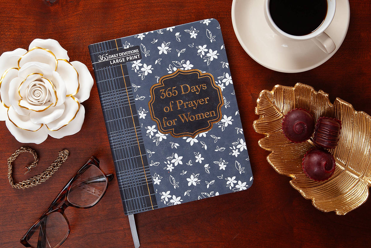 365 Days of Prayer for Women  (Large Print Devotional)