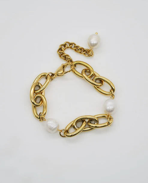 Chunky Chain Bracelet With Pearls