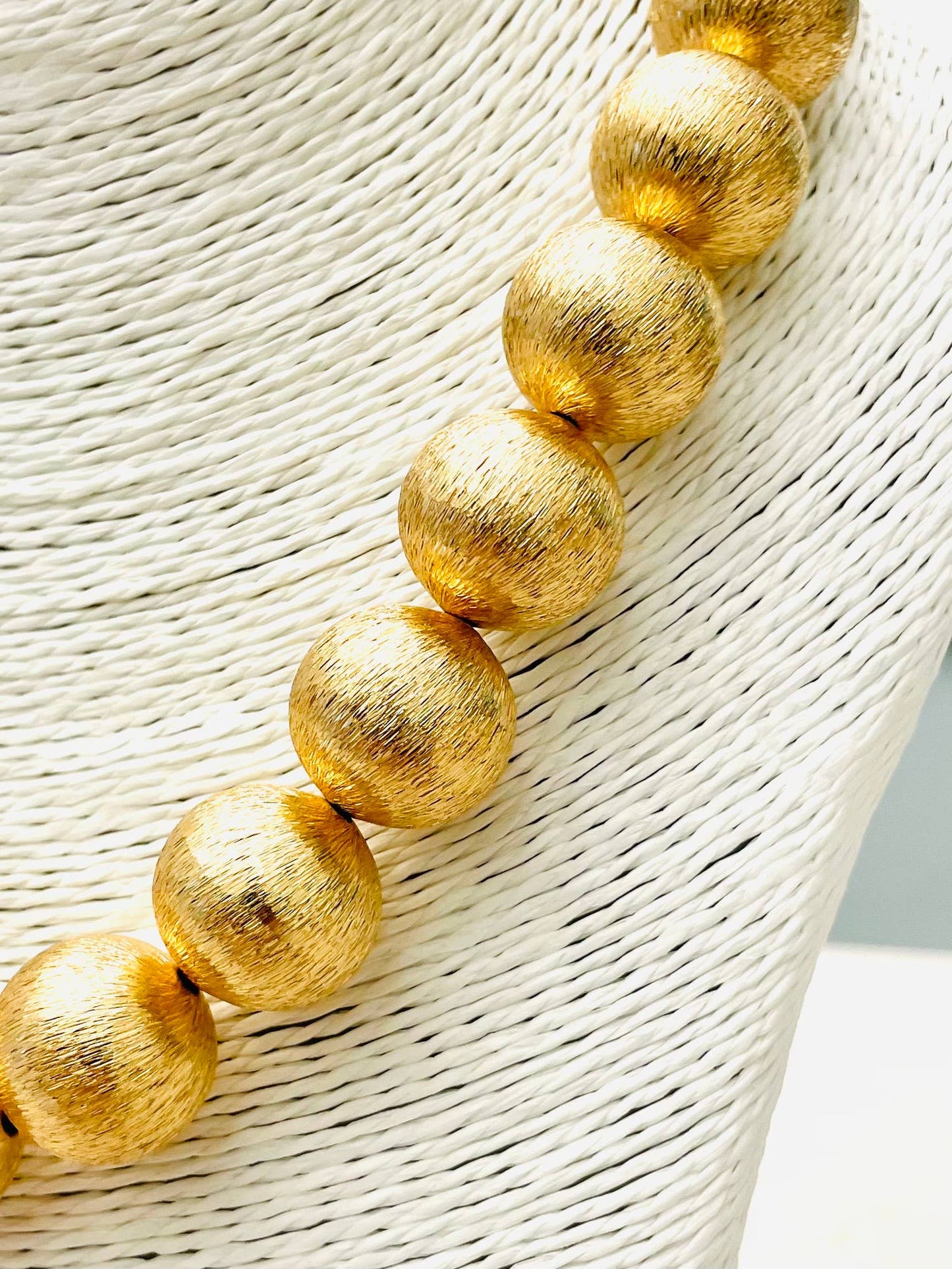 CHIC - BIG Ball Necklace (brushed gold)