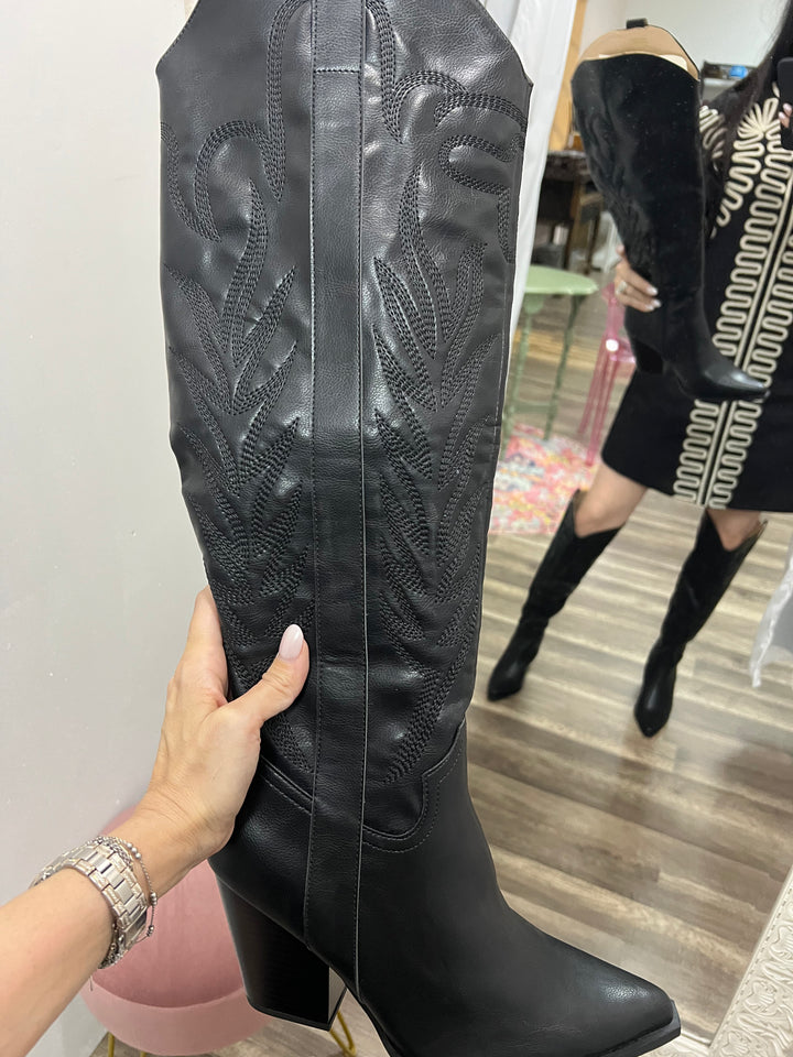 Knee-high Embroidered Boots