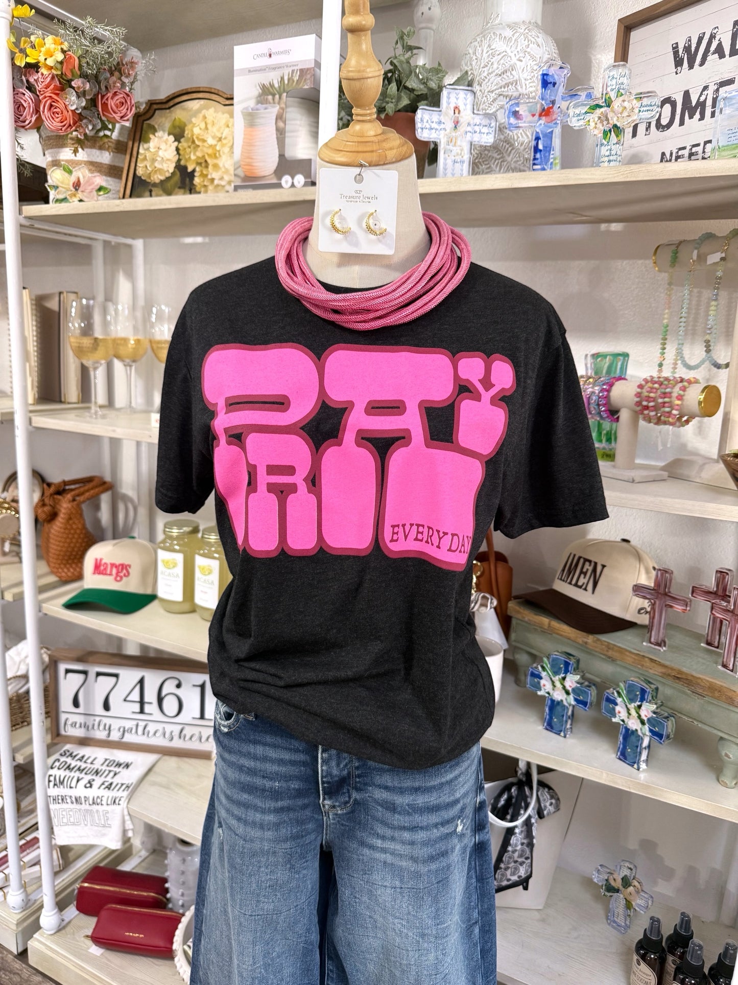 PRAY EVERYDAY TEE